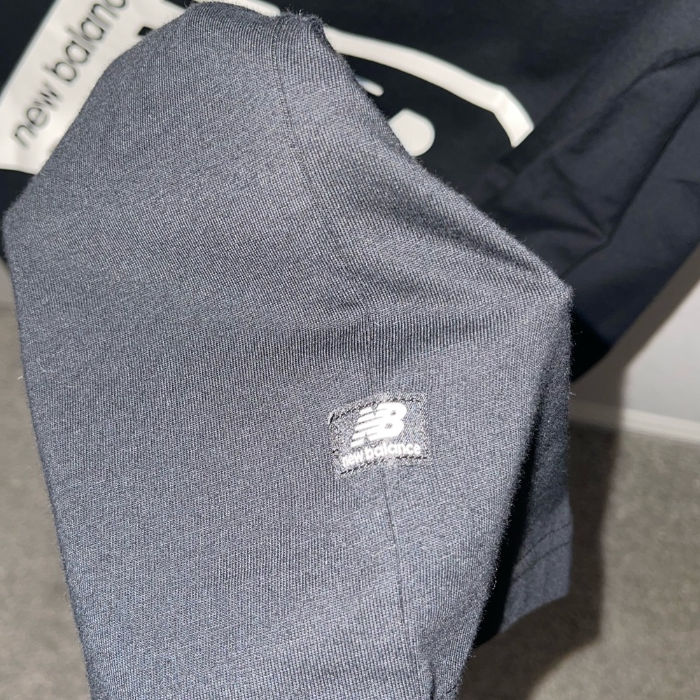 New balance black tee - Picture 4 of 4